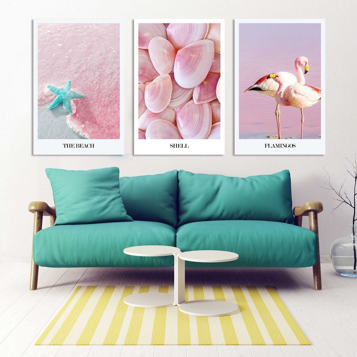 Set aus drei gerahmten Natur-Leinwanddrucken, rosa nautische Kunstwerke in schwebendem Rahmen, moderne Wandkunst mit Meereslandschaft, Muscheln und Flamingodrucken