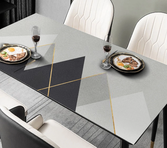 Wasserundurchlässige Tischdecke mit Bergmotiv zum Schutz des Tisches „Peaks“